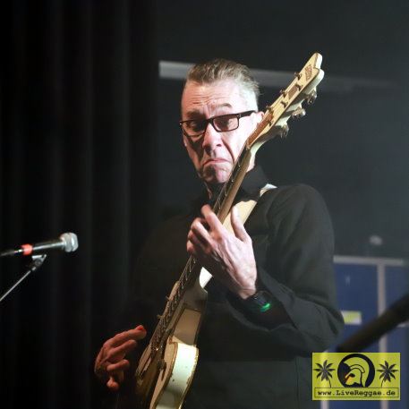 Hillbilly Moon Explosion (CH) KUfA Haus, Braunschweig - 17. November 2022 (4).JPG